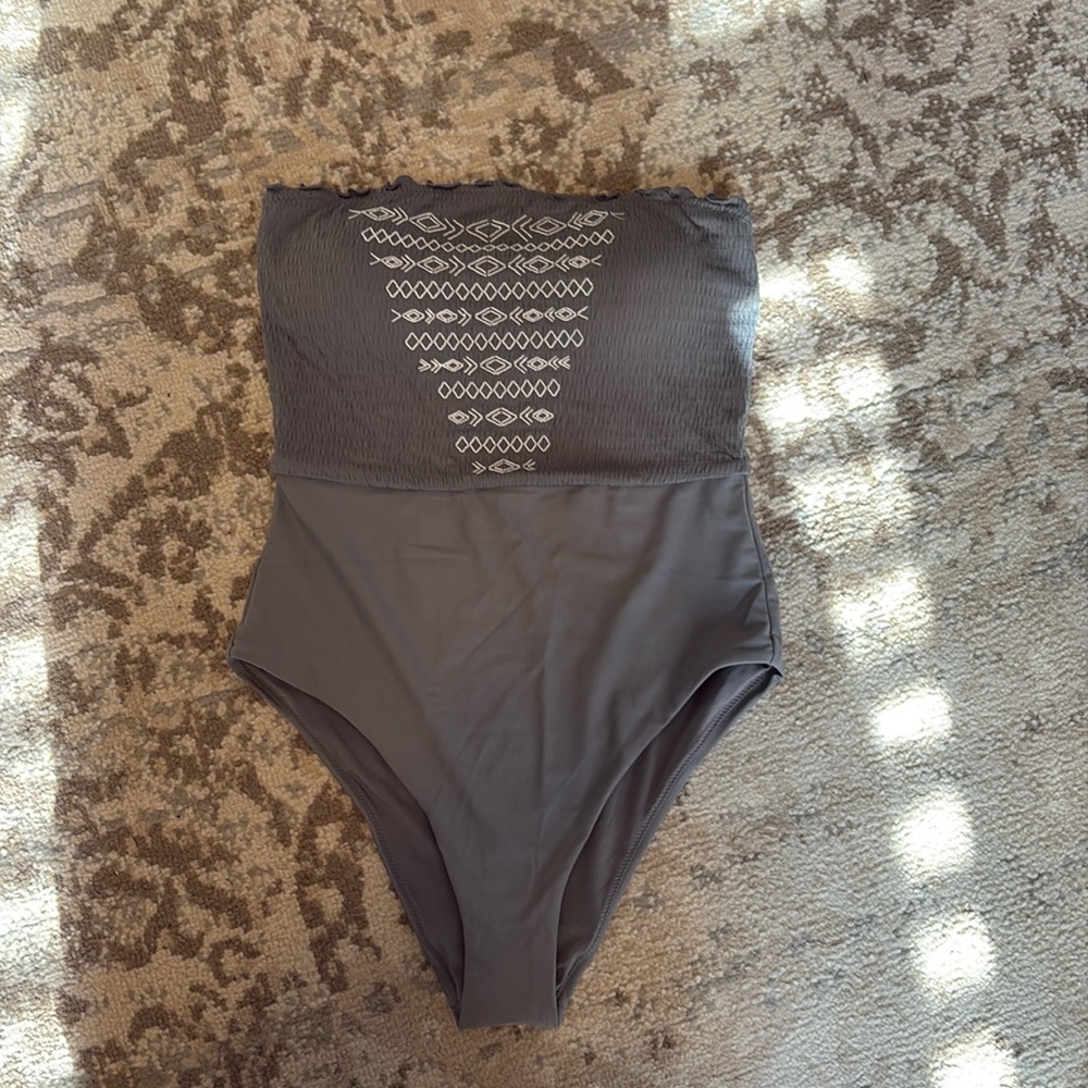 Grey Aerie Strapless Bathing Suit